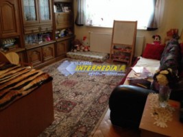 2-camere-de-vanzare-decomandat-alba-iulia-centru-1